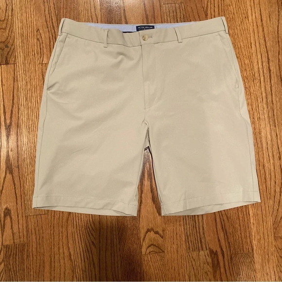 Peter Millar Crown Crafted Stealth Performance Short in Oat Sz: 35 - Picture 8 of 8